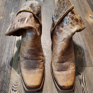 Justin Boots Wildwood Slouch boots size 9